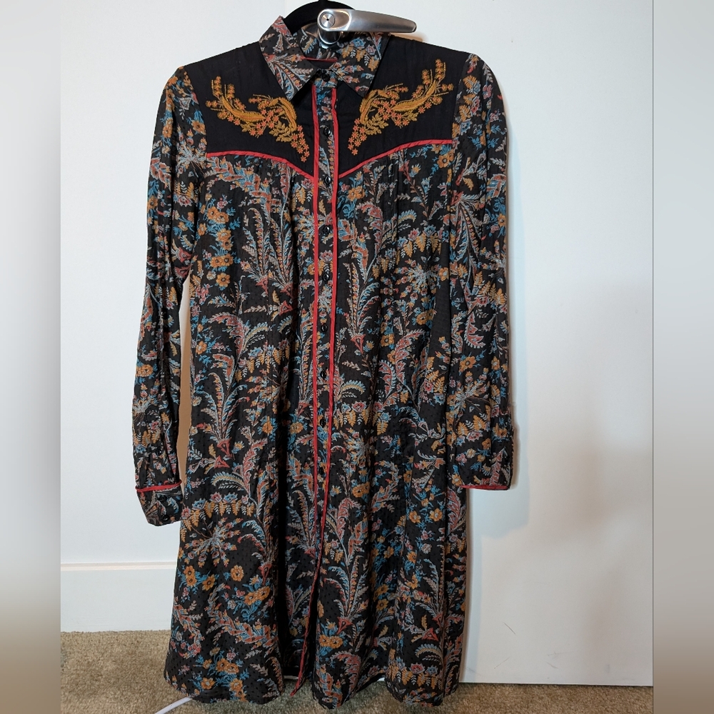 HOLDING HORSES Black Floral-Print Button-Front Dress with Red Piping